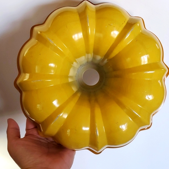 Nordic Ware Other - Vintage harvest gold bunt cake pan